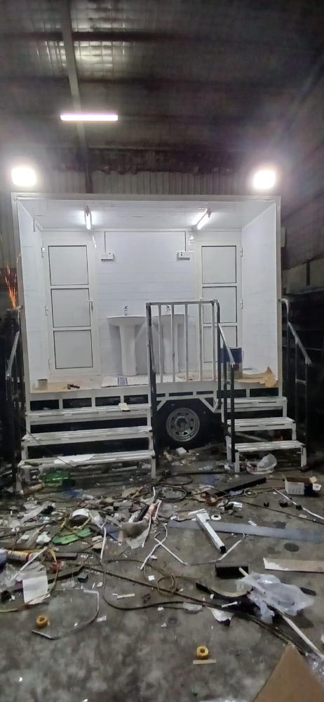 Caravan,Cabin, kitchen & toilet - 7