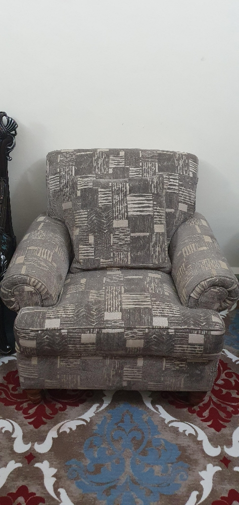 Urgent sale 2 comfortable sofas - 3