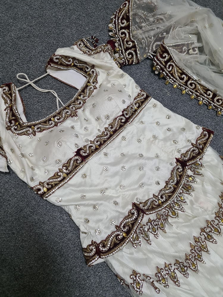 Clean wedding dress - 2