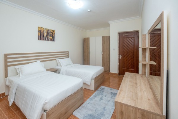 Amazing 3 Bedroom FF - 1