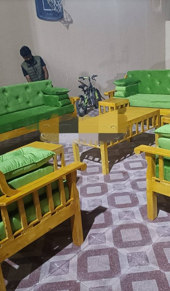 طقم كراسي وطاولات - 1
