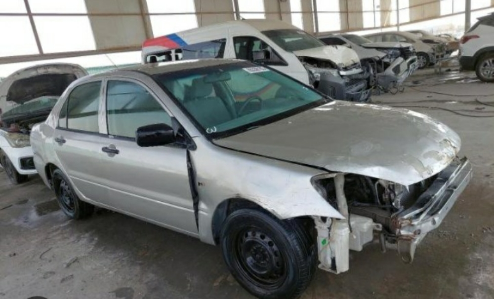 للبيع قطع غيار فقط لانسر ٢٠٠٦ - 3