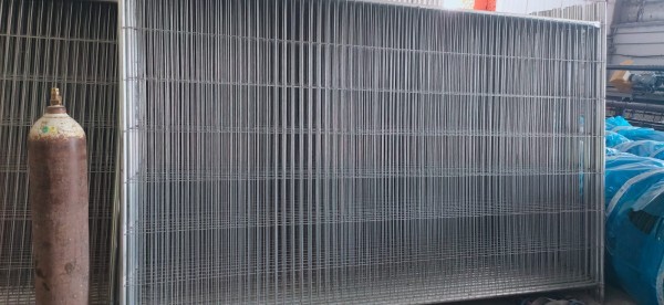 Fence Material / Crowd Barriers Supplier - 3