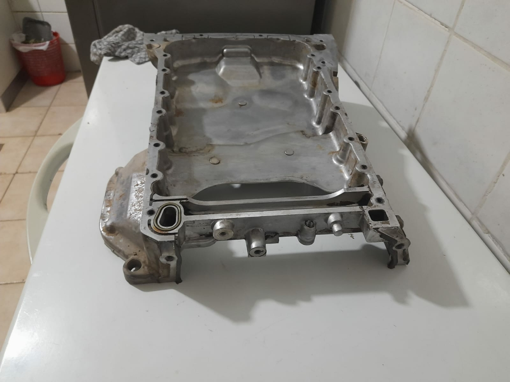 Kia upper oil pan - 1
