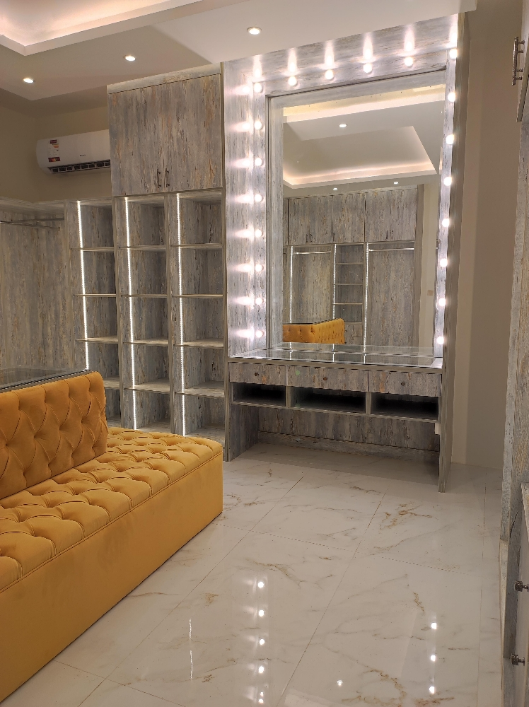 Wardrobes, kitchens and decoratio - 10