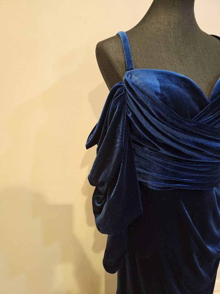 velvet dress - 4