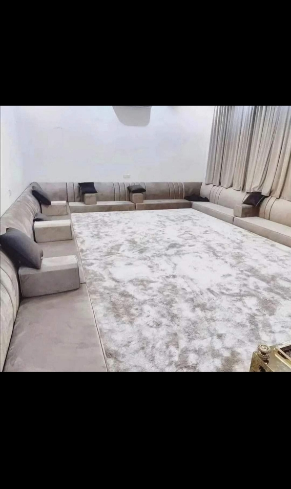 Sofas and furniture. - 3