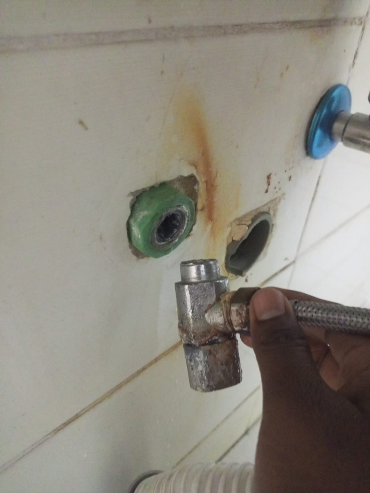 Plumbing & Electrical Work in Doha - 14