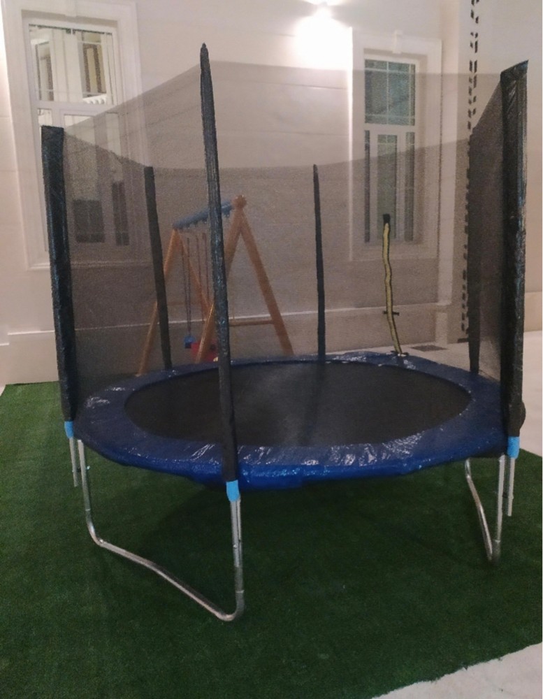 Trampoline 8Ft - 1
