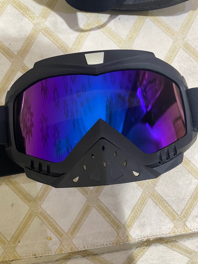 mask/googles  - 3