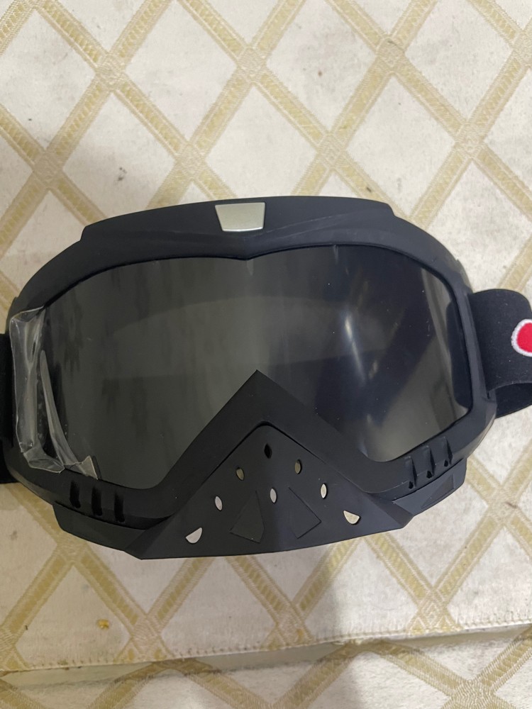 mask/googles  - 1