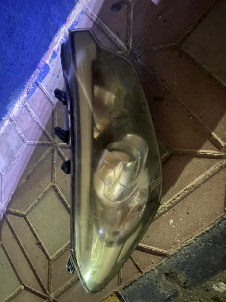 Kia Cerato Headlight Right - 1