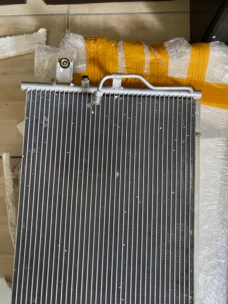 nissan pathfinder 2004 condensor - 2