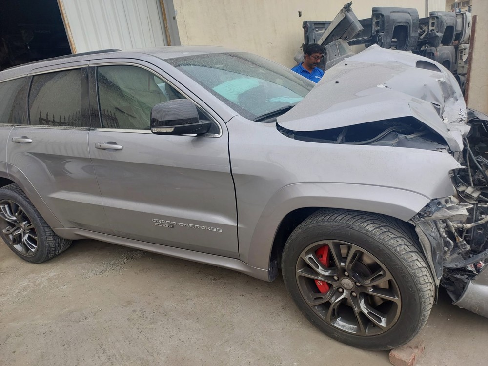 jeep grand Cherokee srt scrap - 10