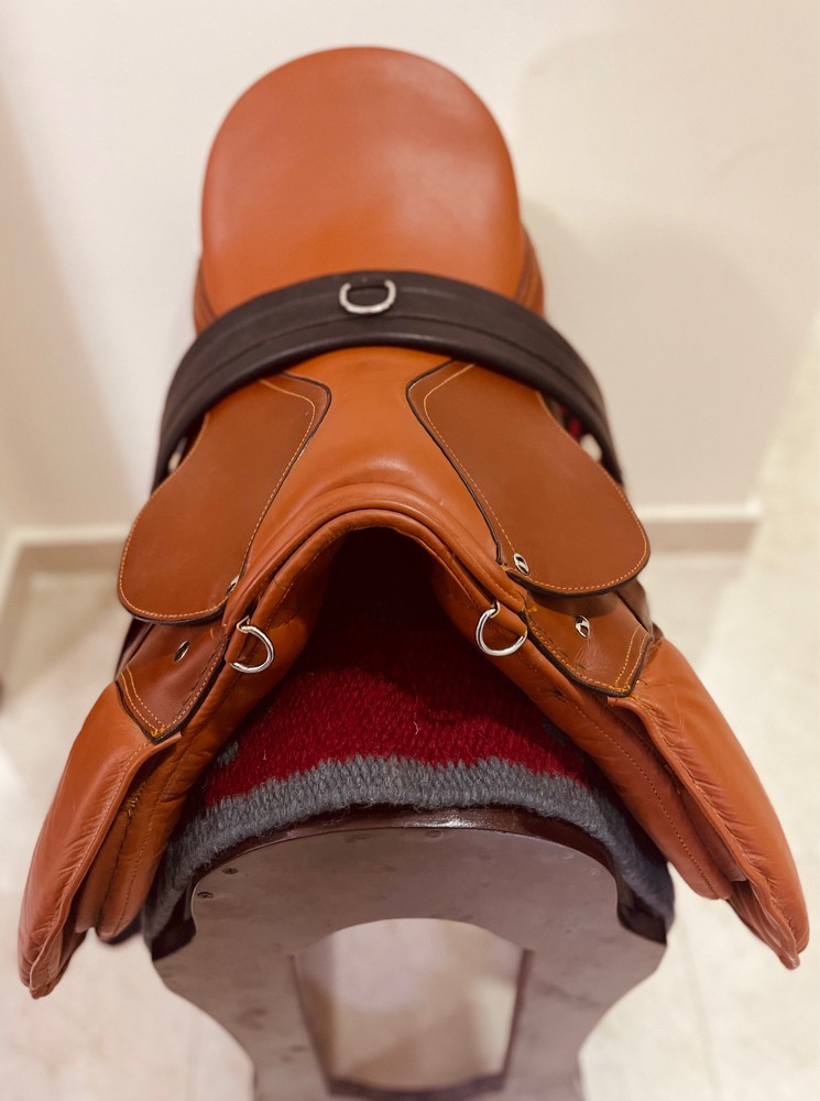 Brand new all purpose Saddle 17”  - 6