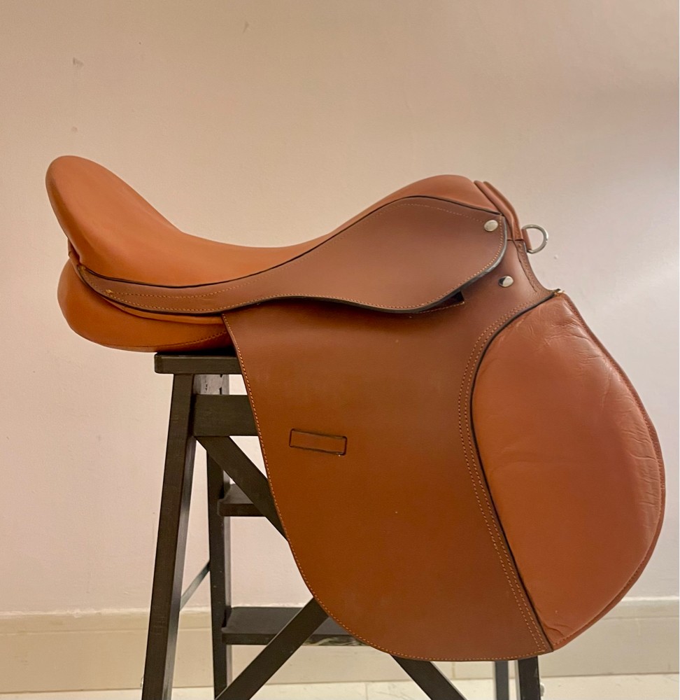 Brand new all purpose Saddle 17”  - 8