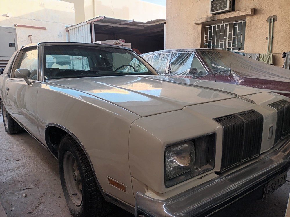اولزموبيل ١٩٧٩ فتحتين في السقف - 1