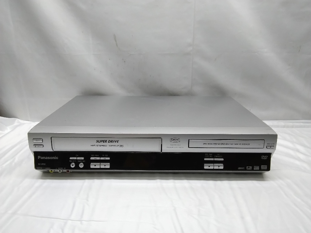 PANASONIC NV-VP60 VHS & DVD - 10