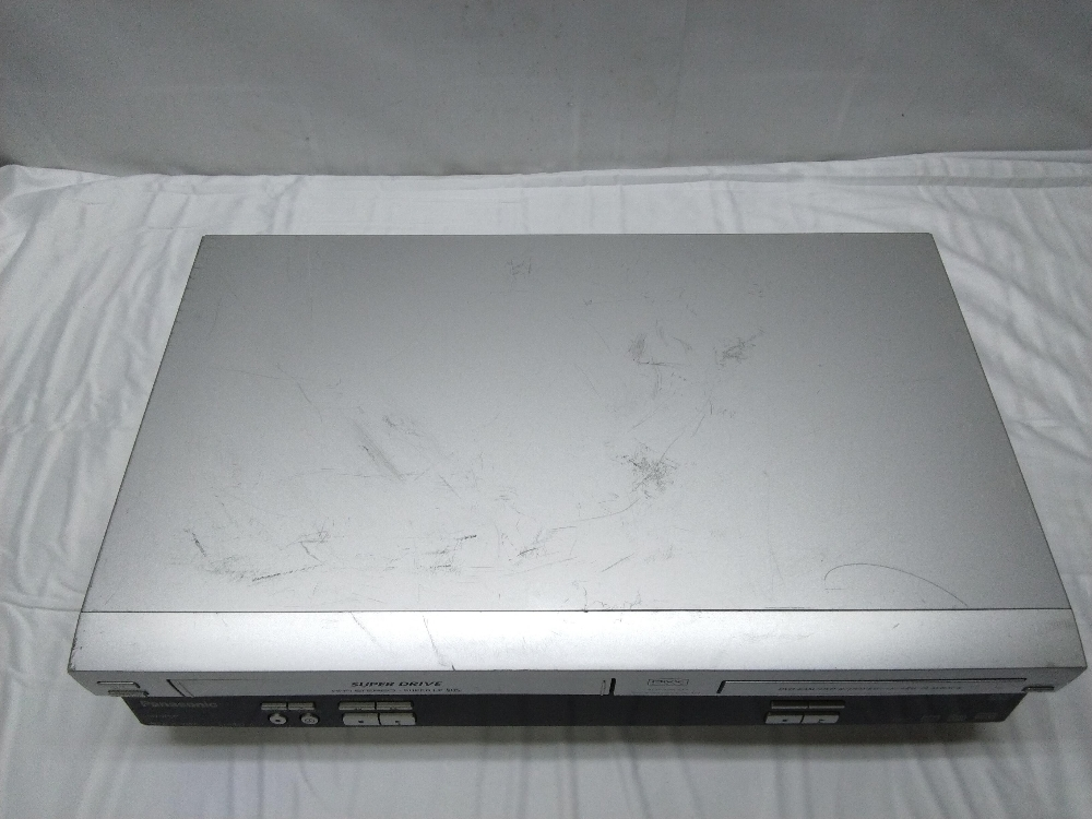 PANASONIC NV-VP60 VHS & DVD - 8