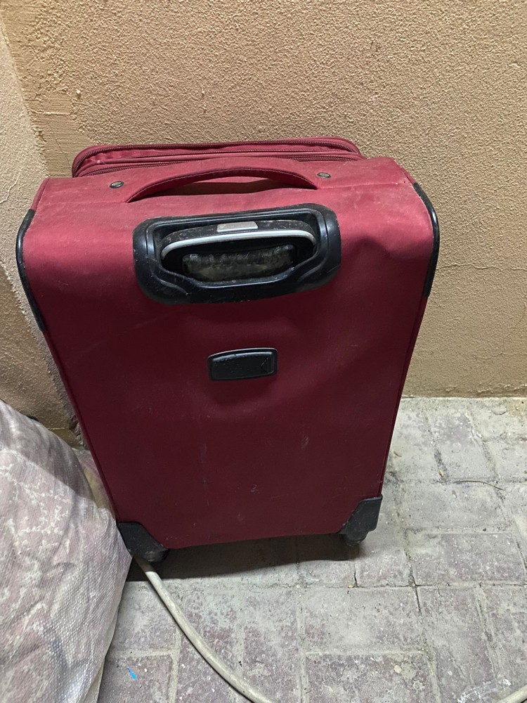 خمس شنط ب500 - 4