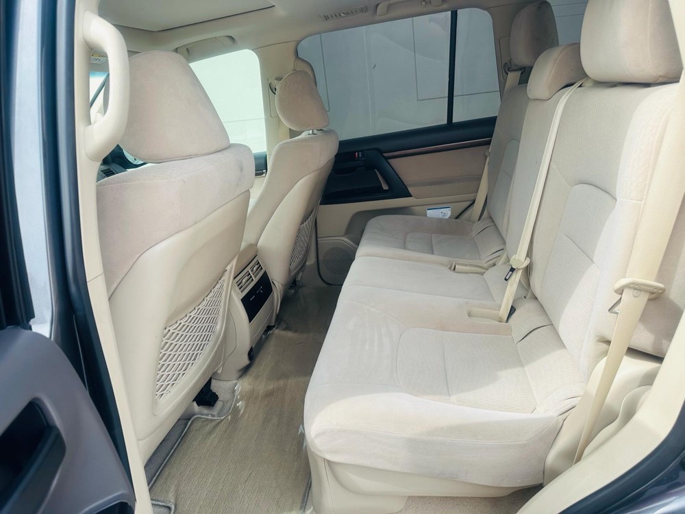 Land Cruiser 2020 Black edition  - 10