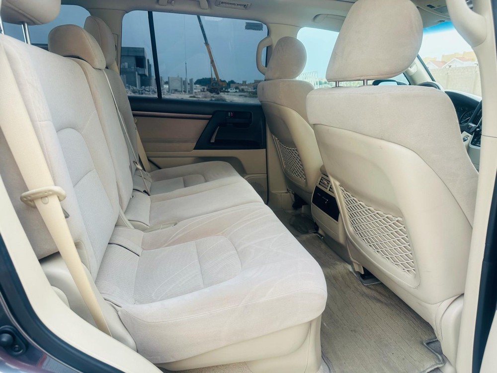 Land Cruiser 2020 Black edition  - 8