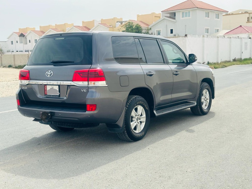 Land Cruiser 2020 Black edition  - 3