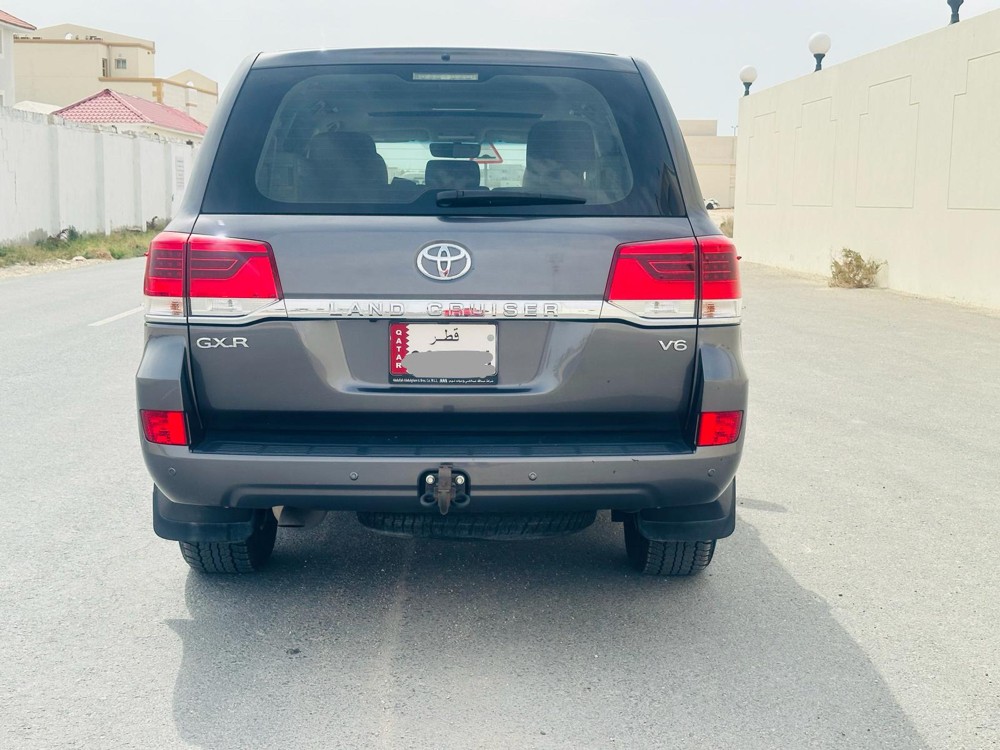 Land Cruiser 2020 Black edition  - 7