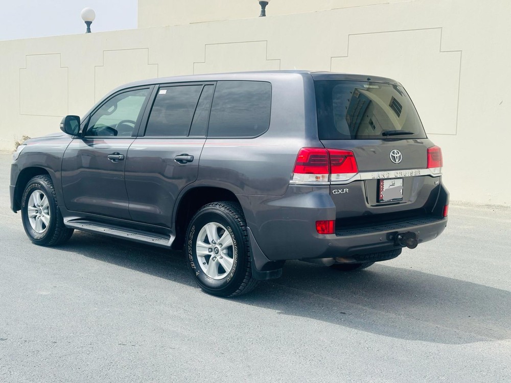 Land Cruiser 2020 Black edition  - 4