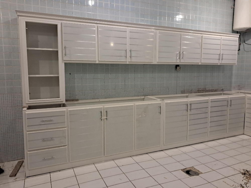 Aluminium Kitchen Cabinets. - 3