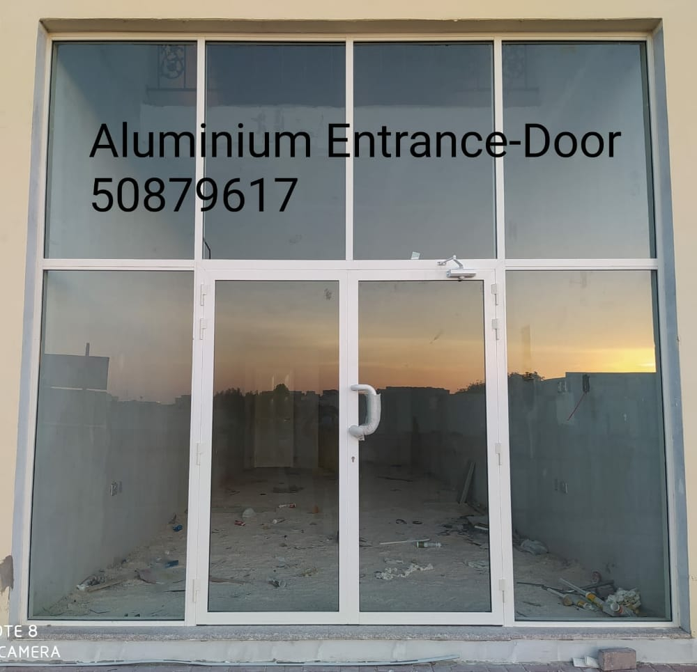 لتركيب زجاج حمامات السباحة. - 21