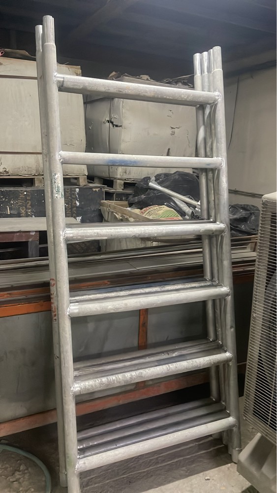 new aluminum scaffolding  - 1