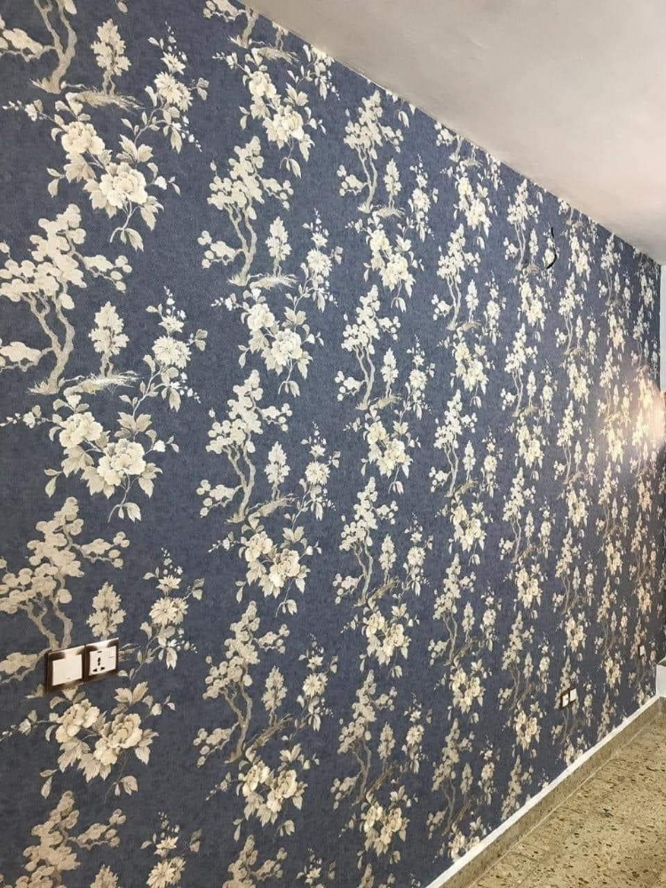 Fixing and sealing wallpaper - 1