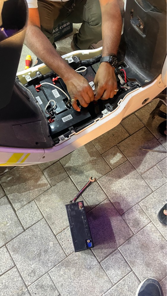 بطاريات  - 2