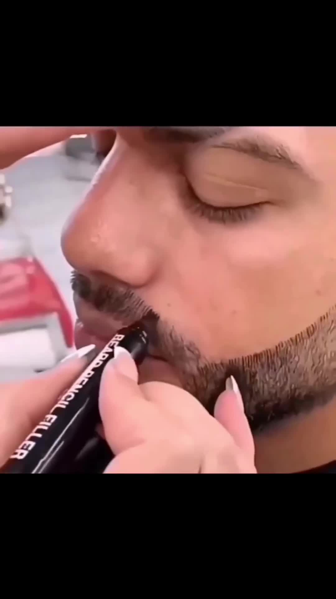 قلم لسد فراغات اللحية - 1