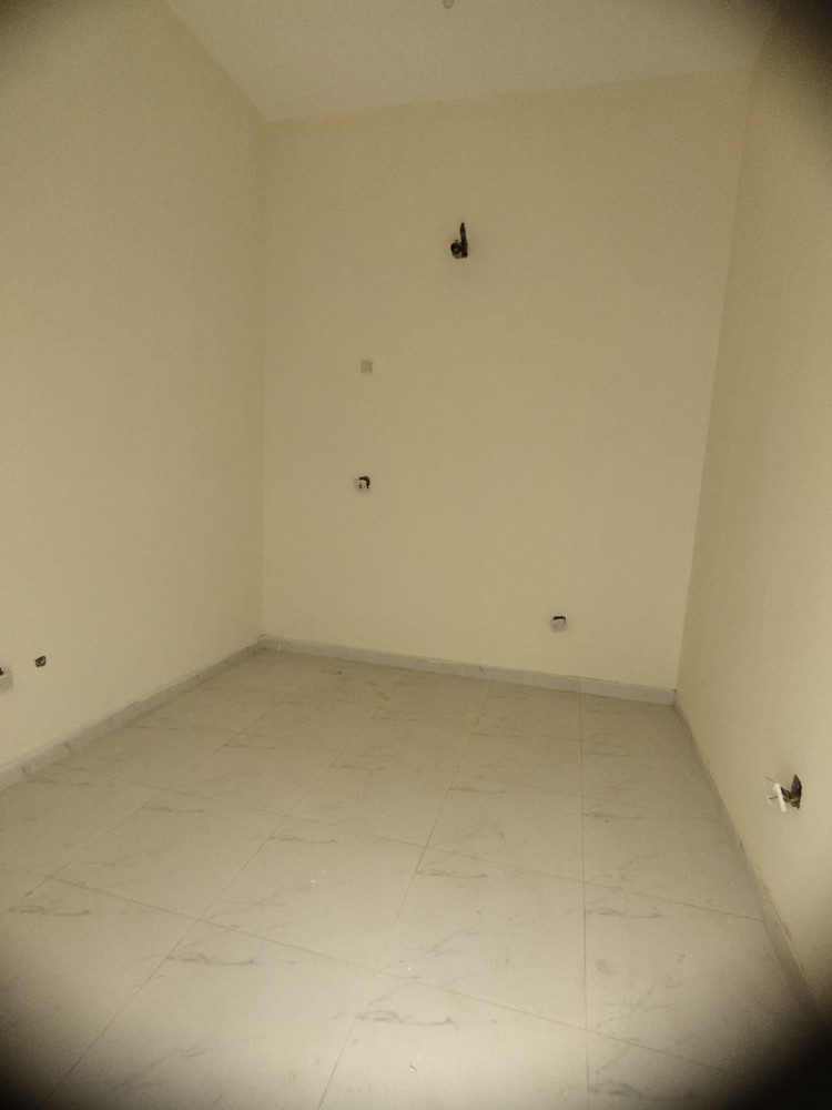 للايجار استور450 م مع ١٠غرف - 3