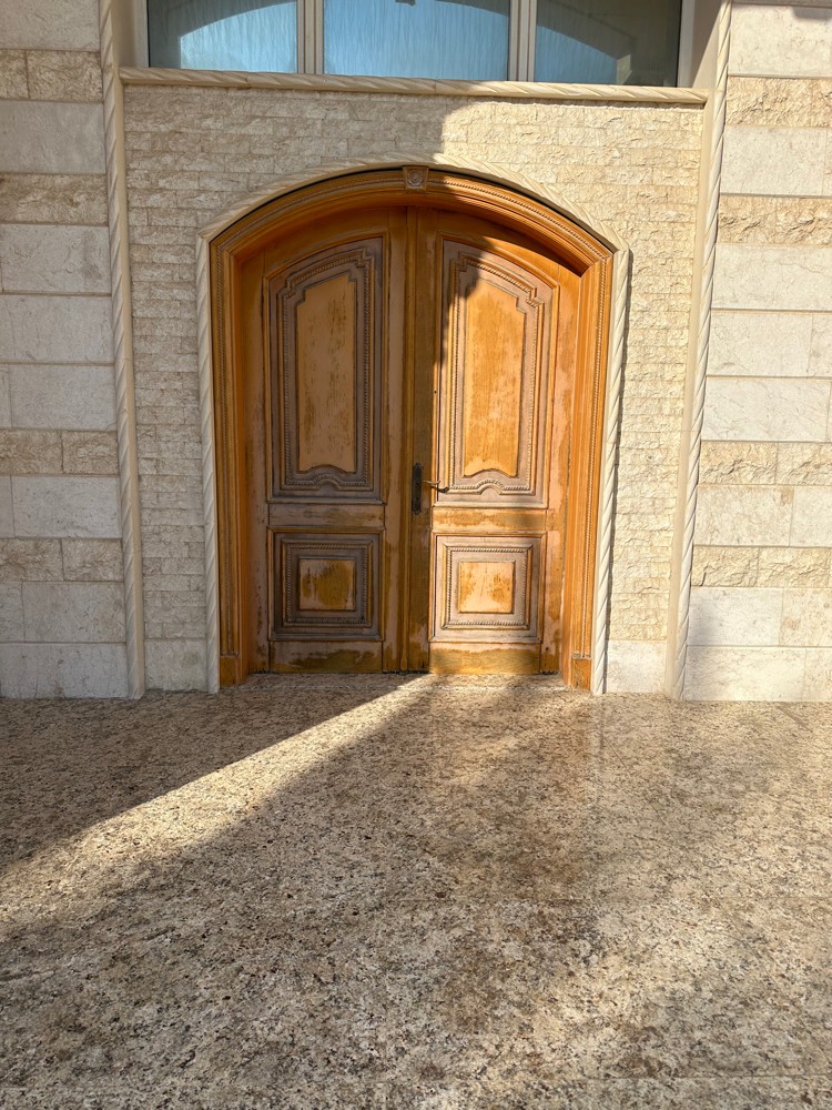   مطلوب صيانة ابواب - 1
