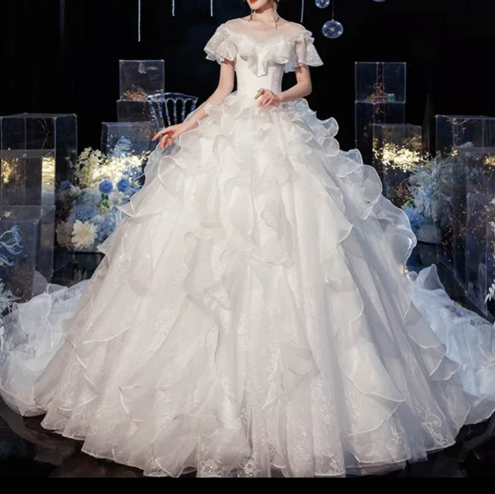 Brand new  wedding gown rent - 1