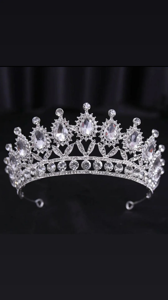 Necklace , earring set and crown - 1