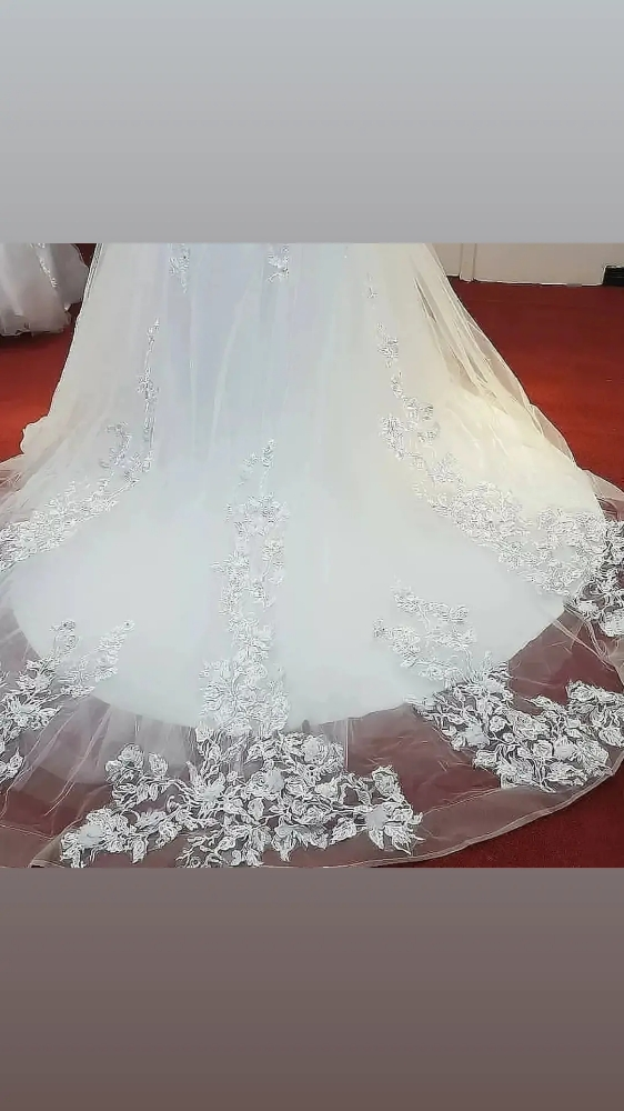 Brand new wedding gown for sale - 12