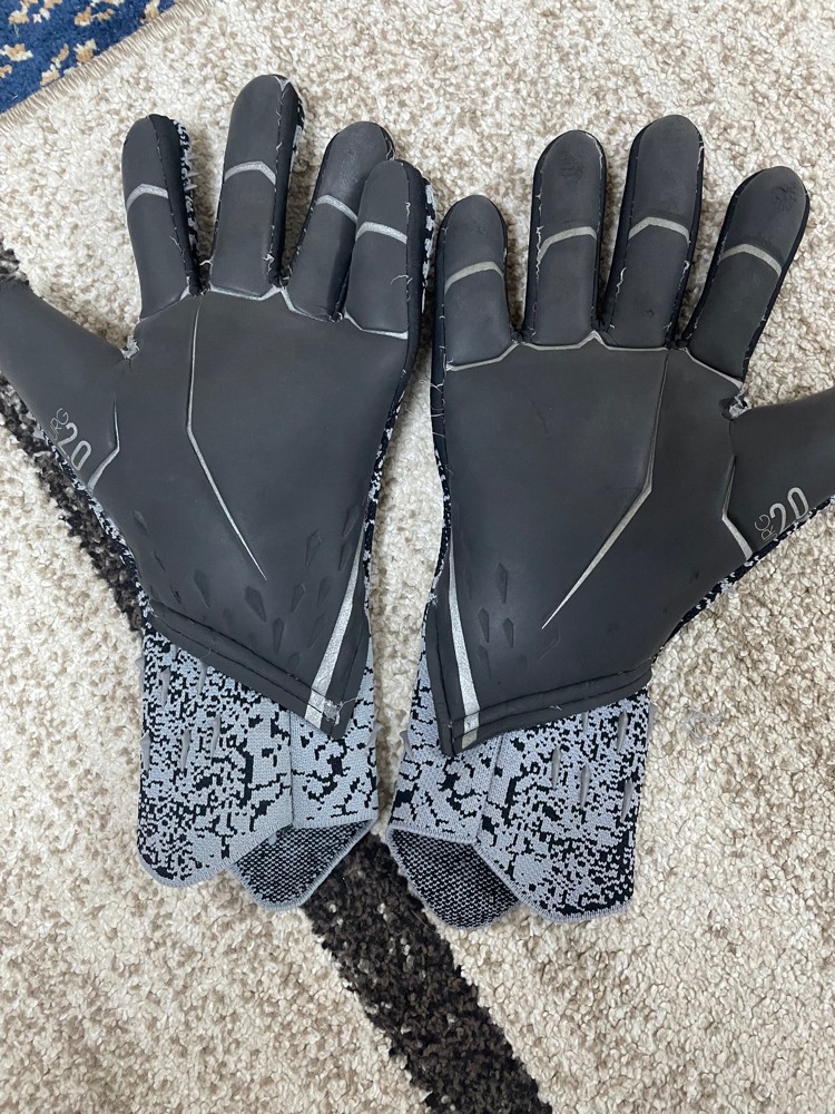 goalkeeper gloves - 2