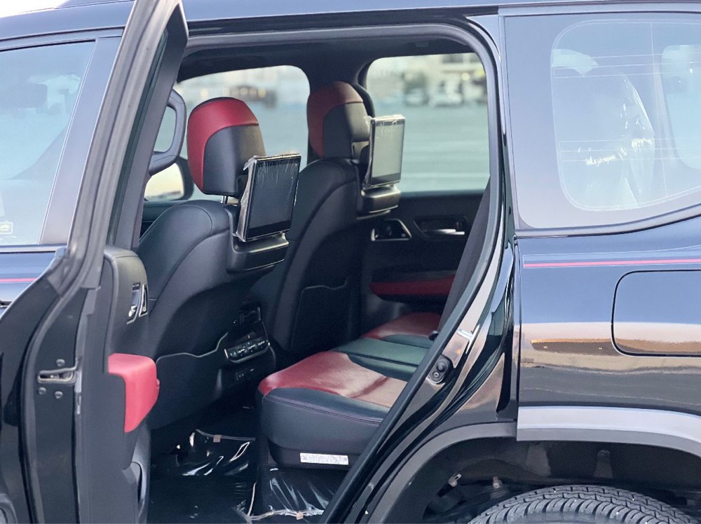 Toyota Land Cruiser GR for rent - 4