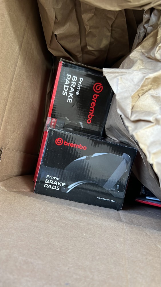 Brembo OEM brake pads jeep SRT - 5