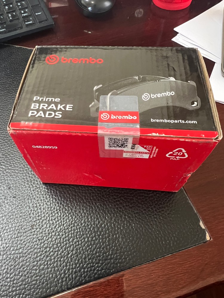 Brembo OEM brake pads jeep SRT - 4