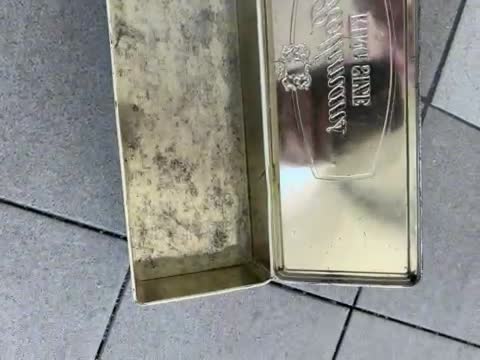اللبيع علبه  قديمه معدنيه - 1