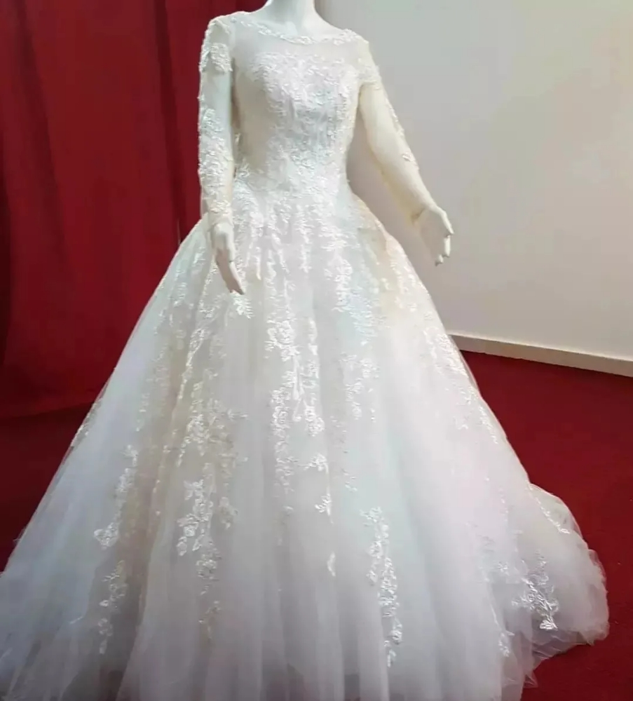 Brand new wedding gown for sale - 14