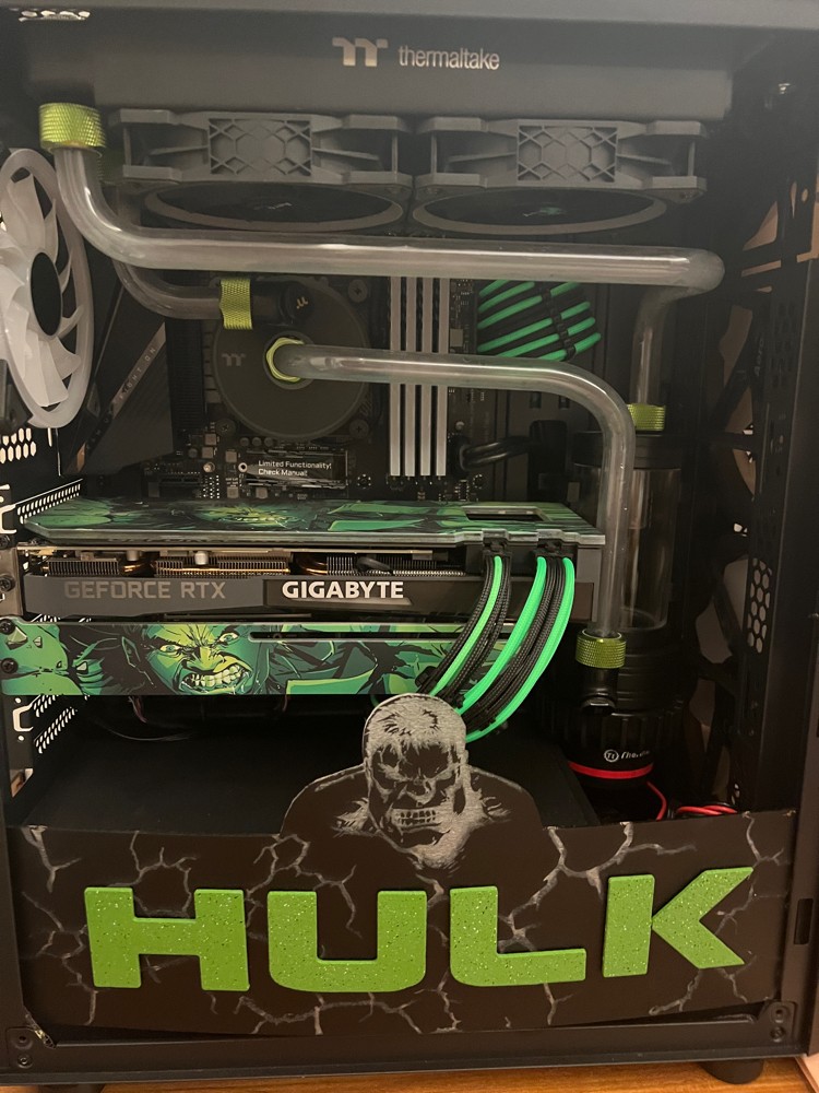 Custom Hulk Gaming PC 1/1 - 3