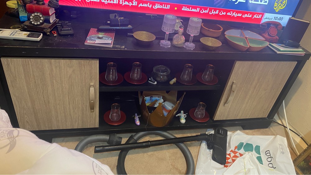 طاولة تلفزيون من هوم سنتر - 1
