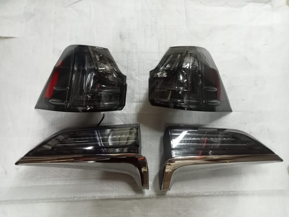 Lexus tail lights - 4