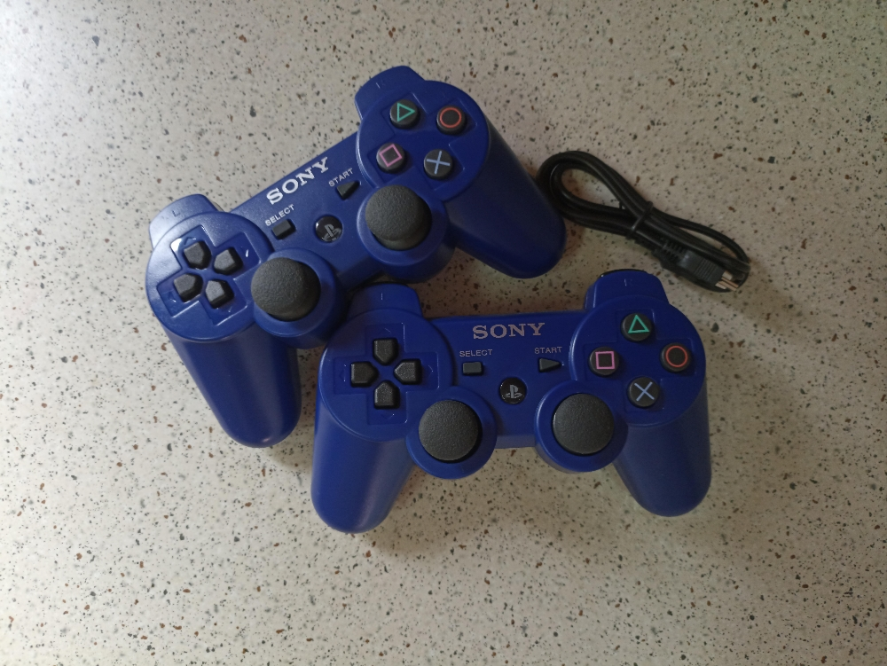 playstation 3 controllers (2pics) - 1